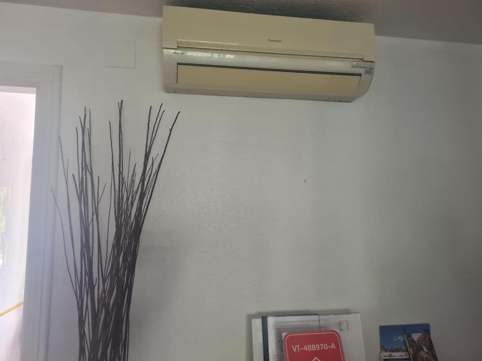 Nice And Cozy Flat With Pool Next To The Beach アルビール エクステリア 写真
